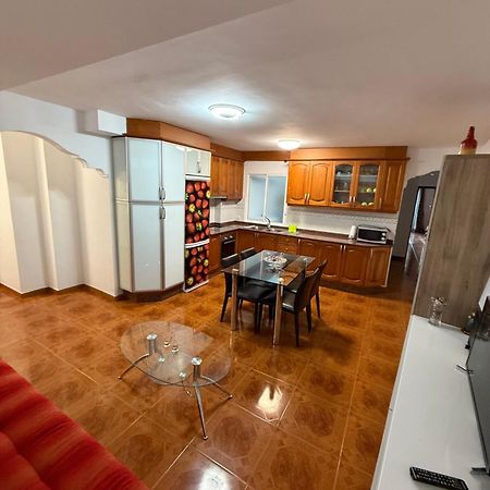 Apartamento Playa Аринага Екстериор снимка